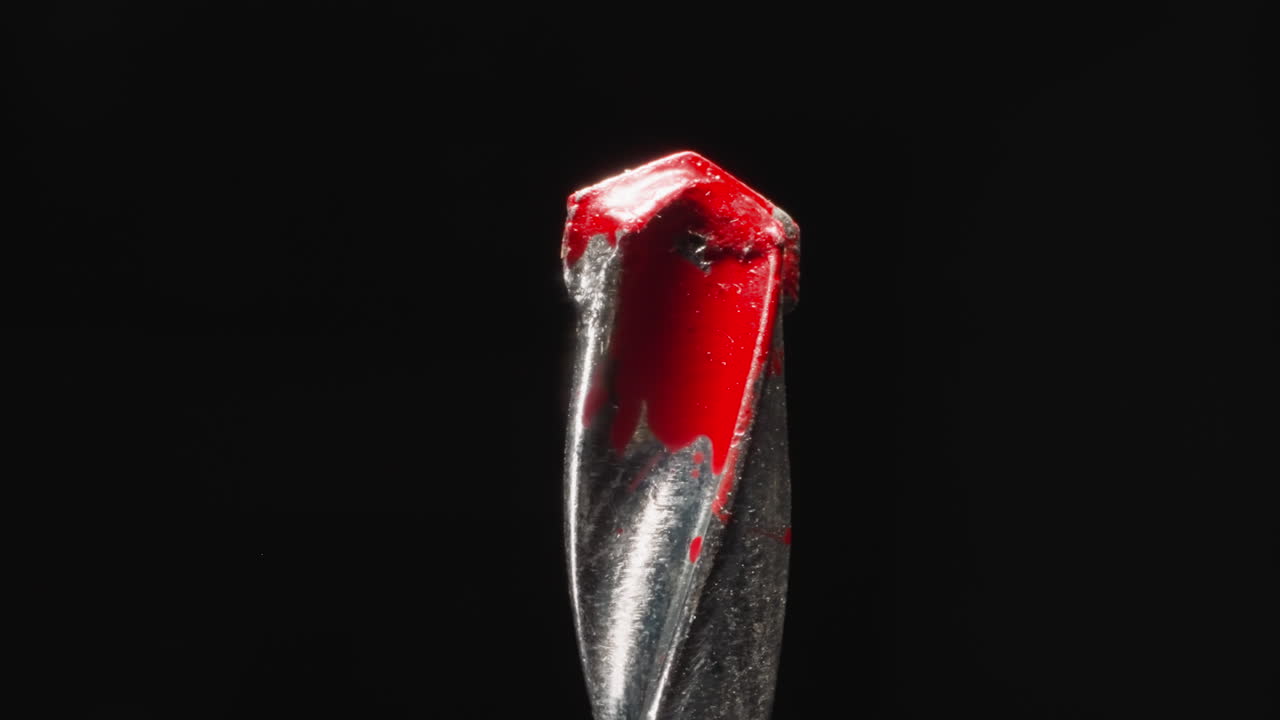 콘크리트 드릴의 포베다이트 합금으로 코발트 끝은 빨간색 페인트로