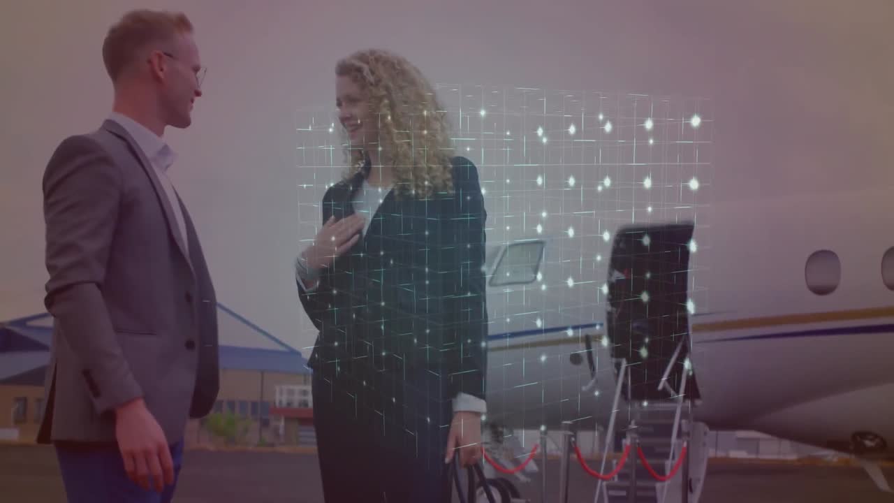 animación de forma de cubo 3d contra un hombre de negocios caucásico y una mujer de negocios discutiendo en el aeropuerto.