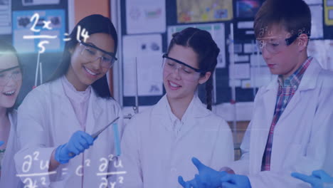 animación de ecuaciones matemáticas sobre diversos escolares durante la lección de química