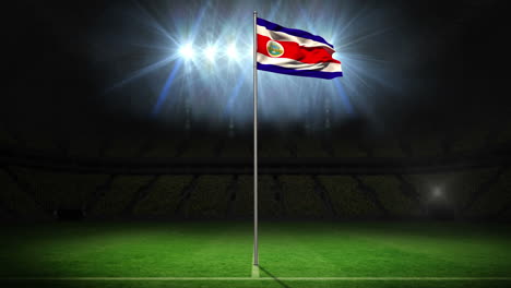la bandera nacional de costa rica ondeando en el mástil