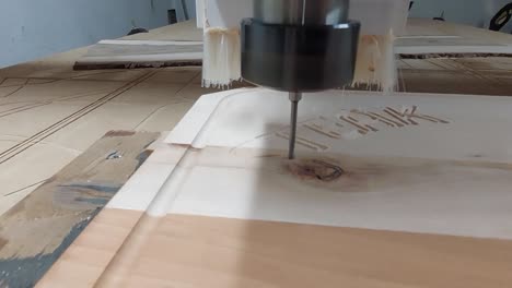 enrutador cnc tallando árboles de navidad de espuma plástica forex