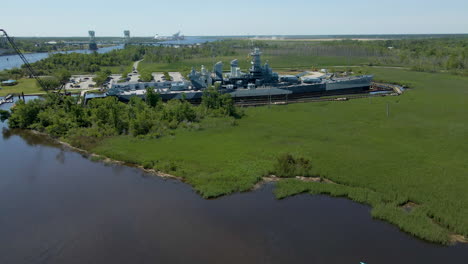 Drohnenaufnahme-Des-Schlachtschiffs-Uss-North-Carolina-In-Wilmington,-NC