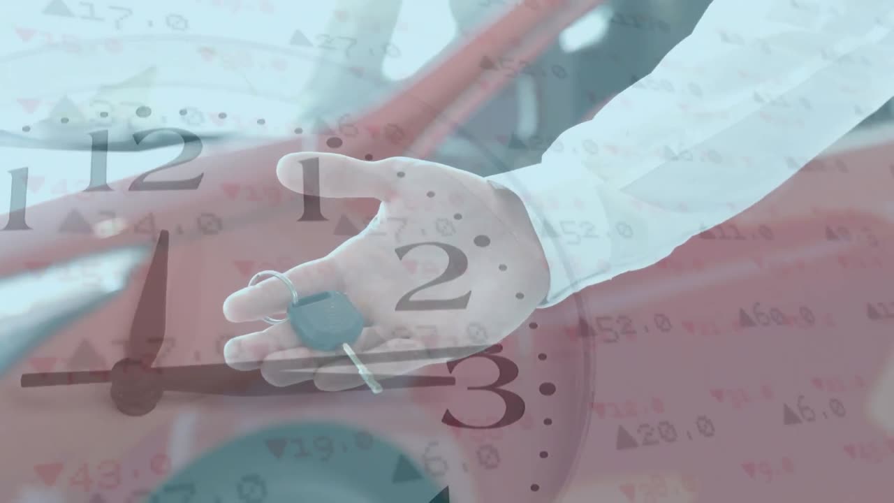 카우카시안 남자가 차 열 ⁇ 를 들고 차 위에 떠다니는 숫자와 함께 시계의 애니메이션