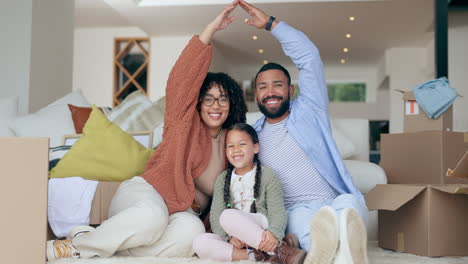 familia, retrato y seguro con sonrisa de verdad