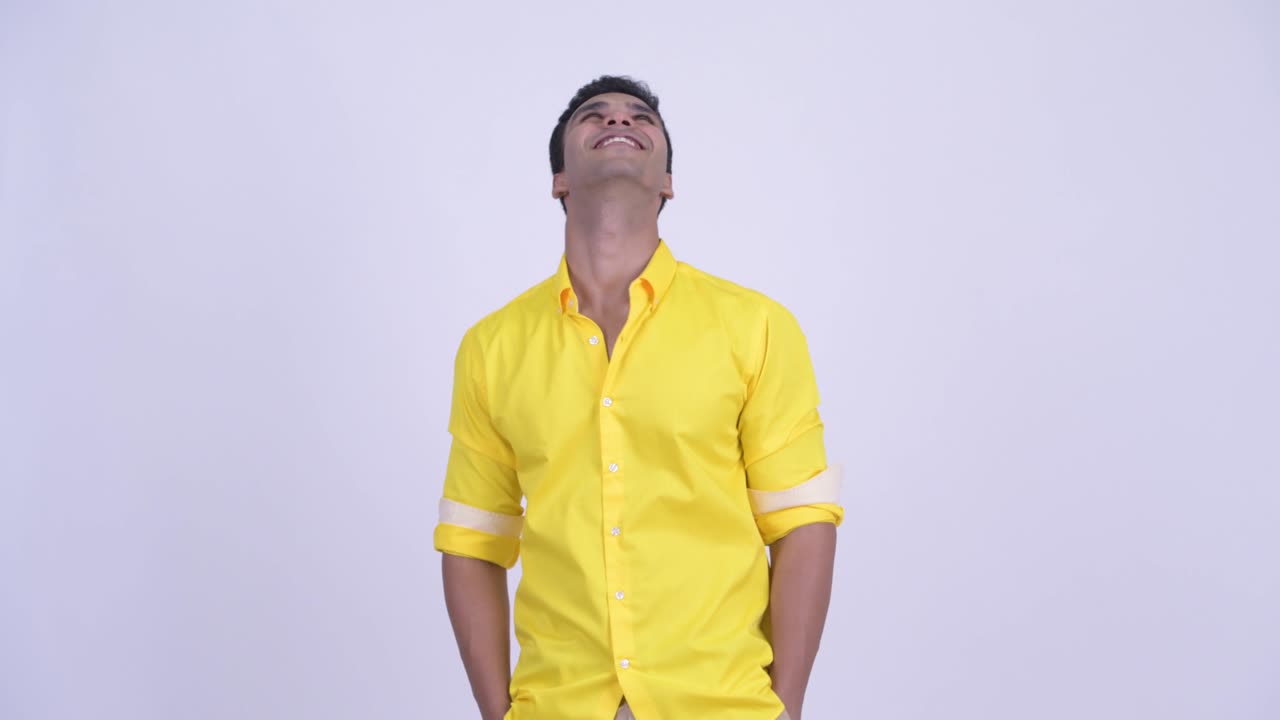 joven feliz y guapo hombre de negocios indio