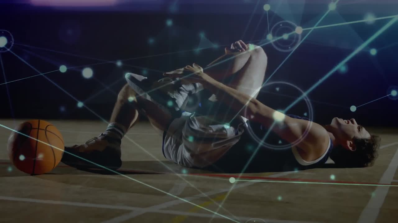 animación de redes de conexiones sobre el jugador de baloncesto masculino de raza mixta en el gimnasio