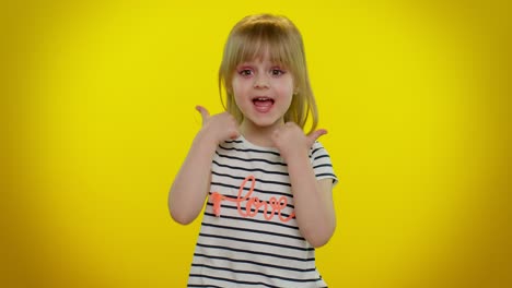 Funny-blonde-teen-child-kid-girl-showing-thumbs-up-and-nodding-in-approval,-successful-good-work