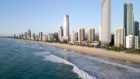 drone del horizonte de la costa dorada, queensland, australia
