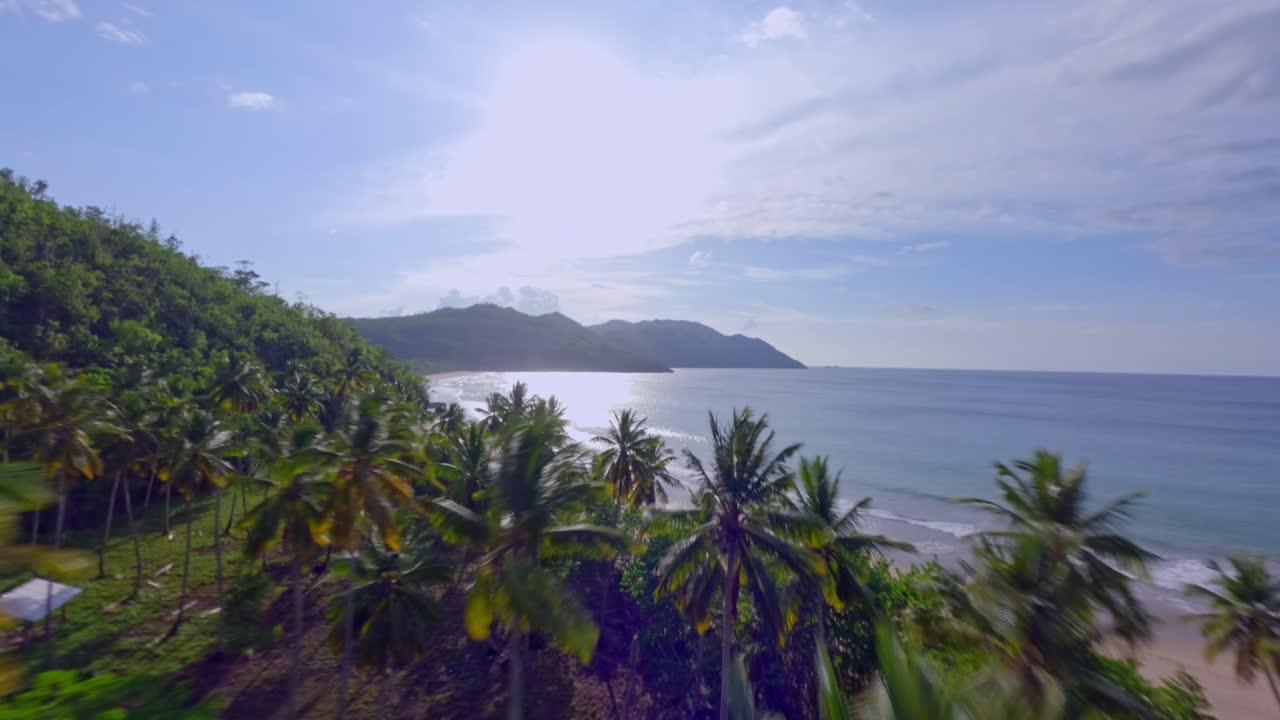 drone fpv filmó playa el valle caleton en samana, república dominicana