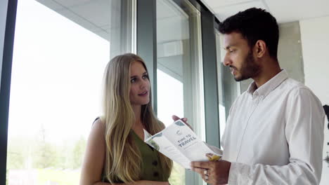 Woman-working-in-a-travel-agency