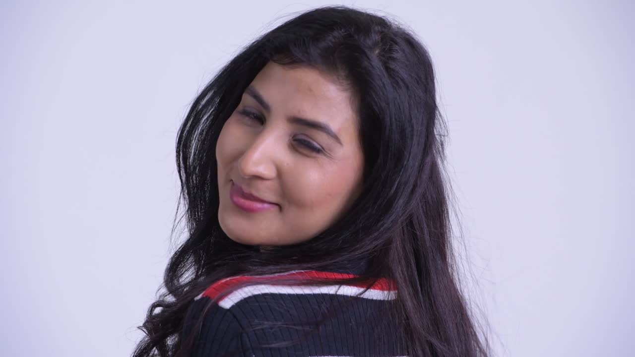 joven y hermosa mujer india