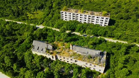 imágenes aéreas de drones 4k de la aldea de szentkirályszabadja en el veszprém - húngaro