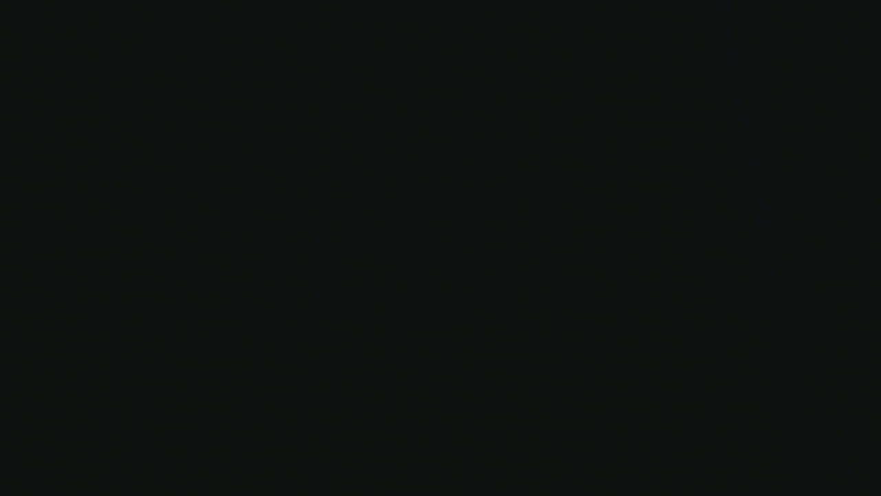 макрос спираль лампочка медленно включается на черном фоне prores hq 422 10 bit видео