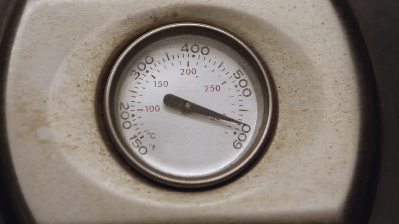 그릴 온도계 의 가까운 모습