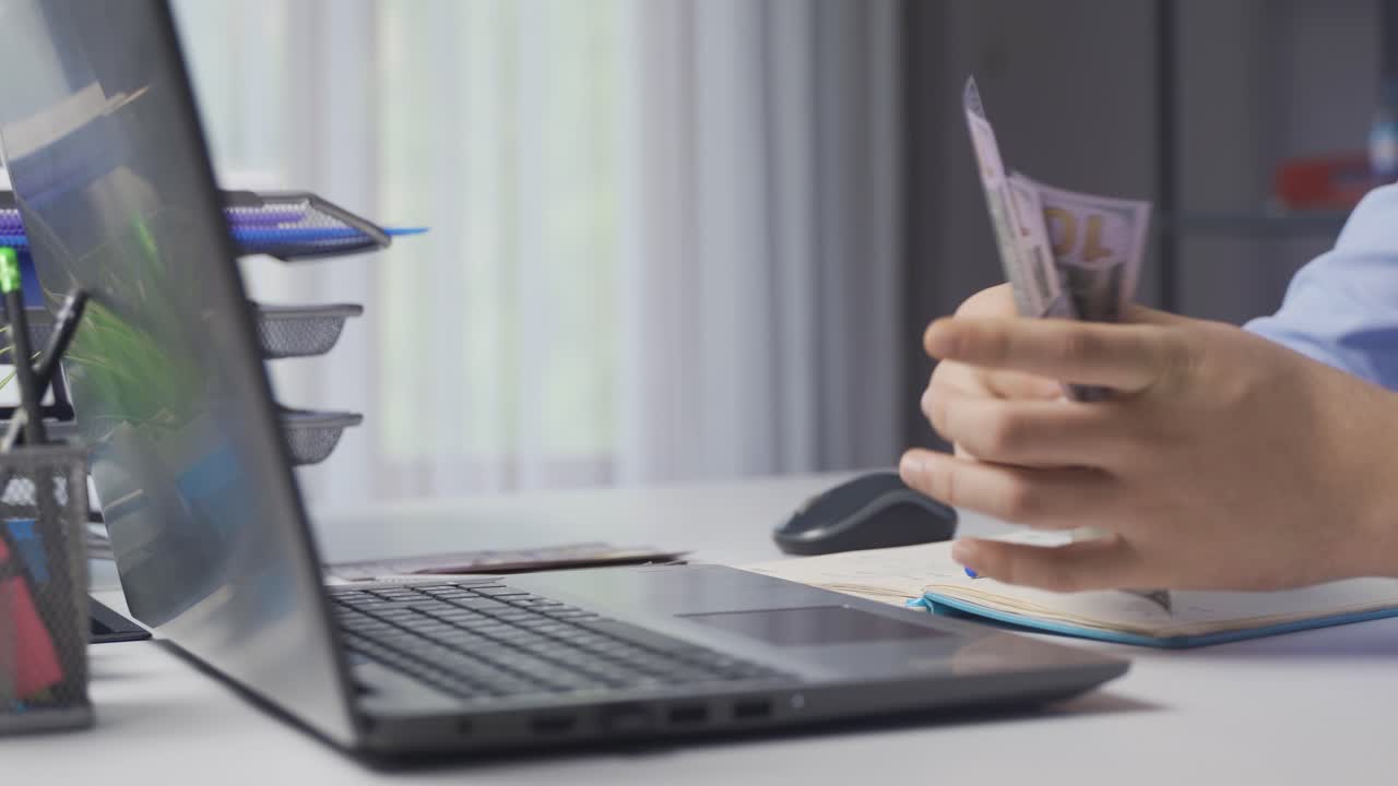 Financial crisis, Calculations, gain, loss.