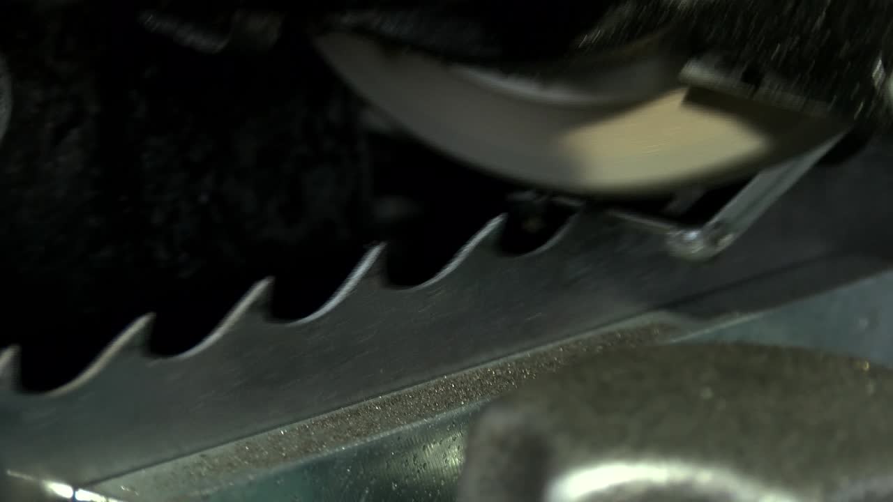 la sierra de cinta se afila automáticamente