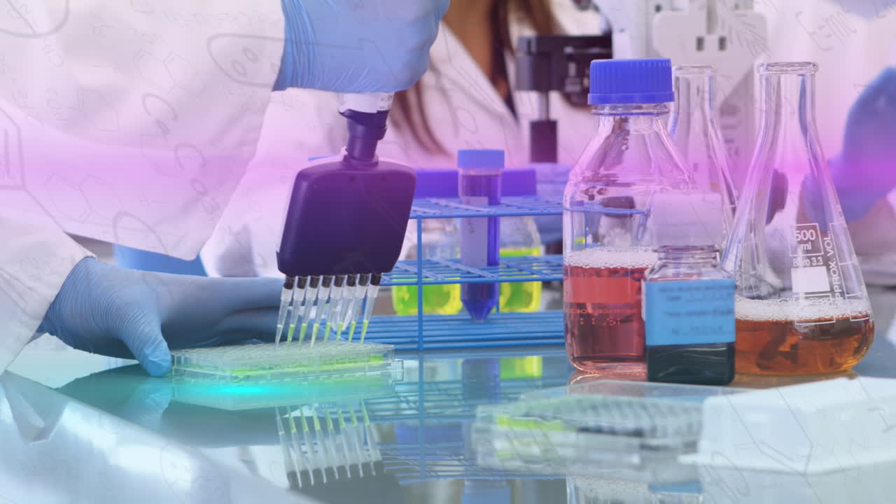 animación del procesamiento de datos científicos sobre diversos científicos en el laboratorio