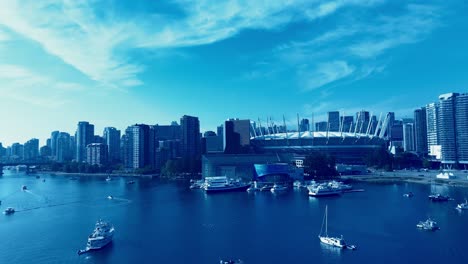 Vancouver-Bc-Place-False-Creek-Verankert-Tour-Boote-Yachten-Nahe-überführung-Am-Wasser-Schiffe-Stadion-Plaza-Der-Nationen-Sonniger-Sommer-Stadt-Skyline-Moderne-Architektur-Idealer-Urlaubsort-In-Kanada