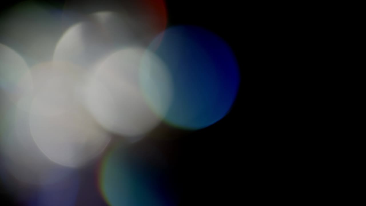 la luz filtra imágenes de 4k, superposiciones de bokeh con brillo de lente, fondo de llama quemada, efecto de rayos de destello