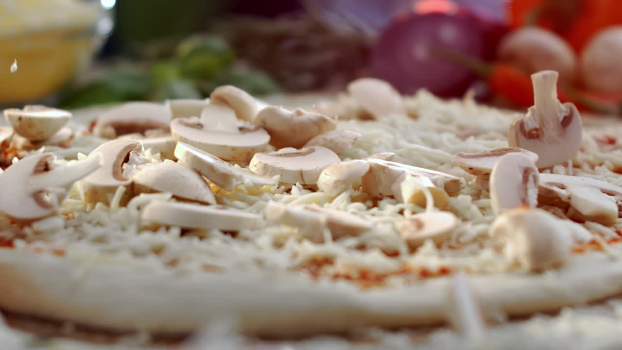 pizza med svampe og ost