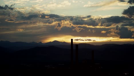 Lapso-De-Tiempo-De-La-Puesta-De-Sol-Sobre-Boulder,-Colorado