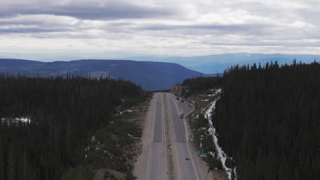 Conduzca-Por-La-Pintoresca-Autopista-97c-Hasta-Kelowna.