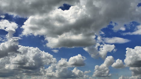 Lapso-De-Tiempo-De-La-Acumulación-Dramática-Del-Cielo-Nublado-Del-Monzón-Tropical