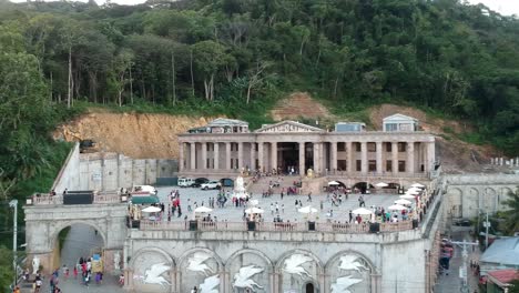 Imágenes-De-Drones-Del-Templo-De-Leah-En-Cebú,-Filipinas-3