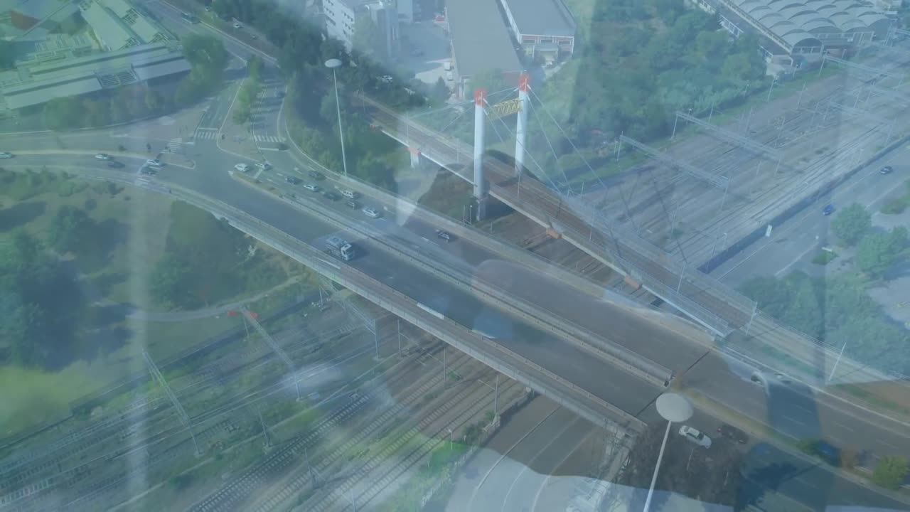 스마트폰을 사용하는 아프리카계 미국인 남성의 거리에서 자동차의 애니메이션.