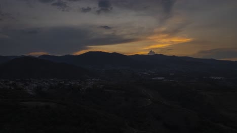 Luftdrohnen-Hyperlapse-Des-Sonnenaufgangs