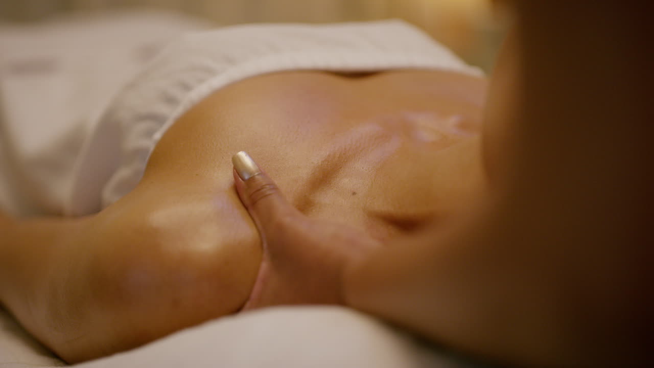 열심히 일하지만 더 열심히 휴식을 취하세요.