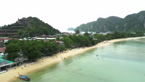 Vista-Panorámica-Aérea-De-La-Isla-Ko-Phi-Phi-Don-En-Ao-Nang,-Tailandia