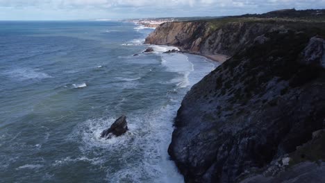 17-De-10---Imágenes-De-Drones-4k-De-Los-Lugares-Más-Bellos-De-La-Costa-De-Lisboa---Mirador-De-Carneiro-Gps:-38