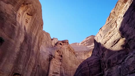 the canyon of the siq of petra