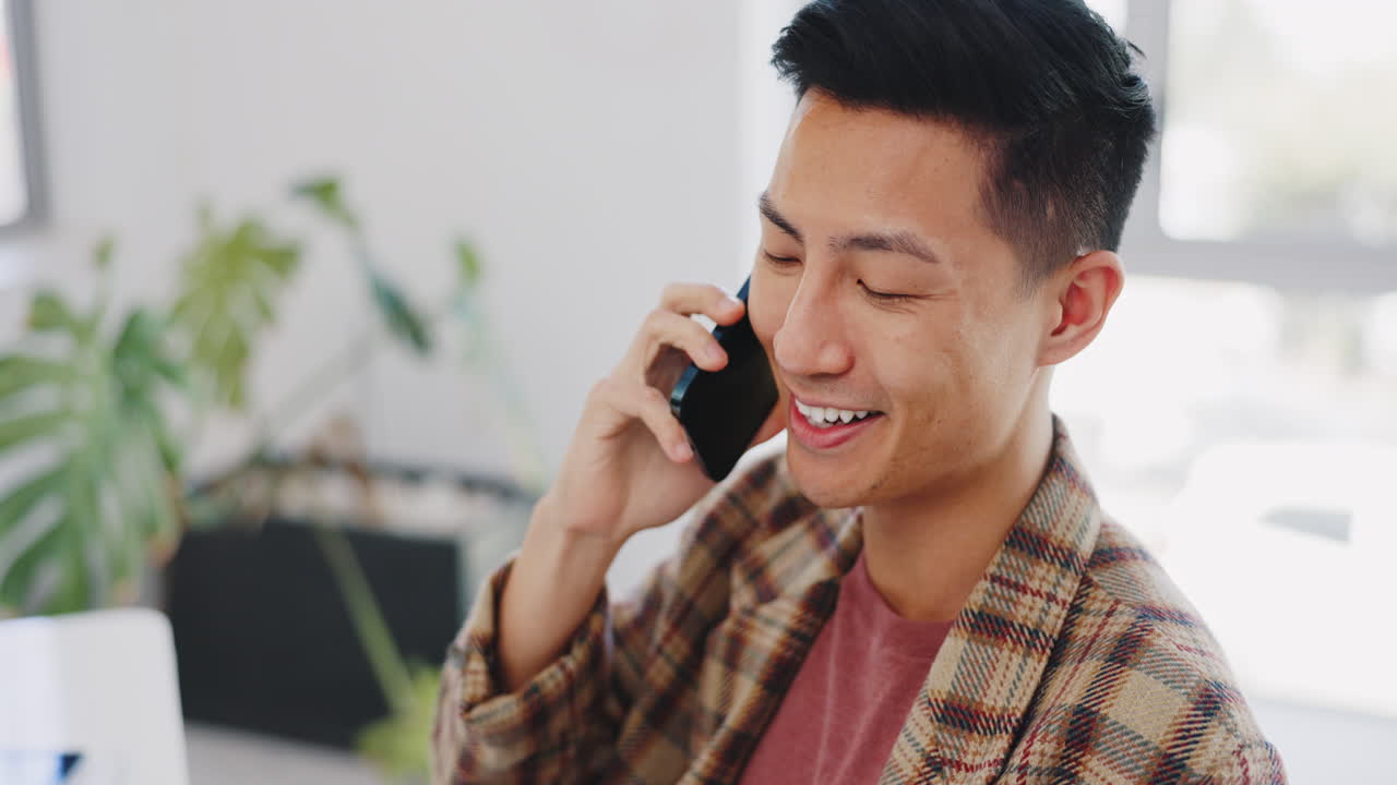 전화 통화, 통신 및 아시아 사업가
