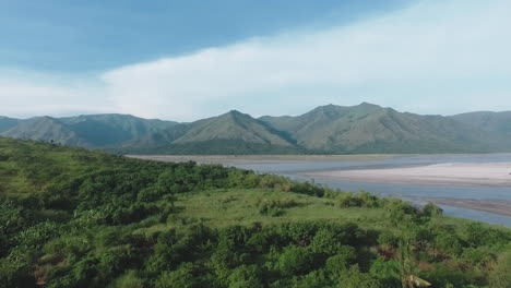 toma de drones de las ruinas volcánicas de pampanga cerca del monte pinatubo