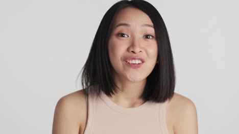 카메라 앞에서 놀랐던 아시아 여성.