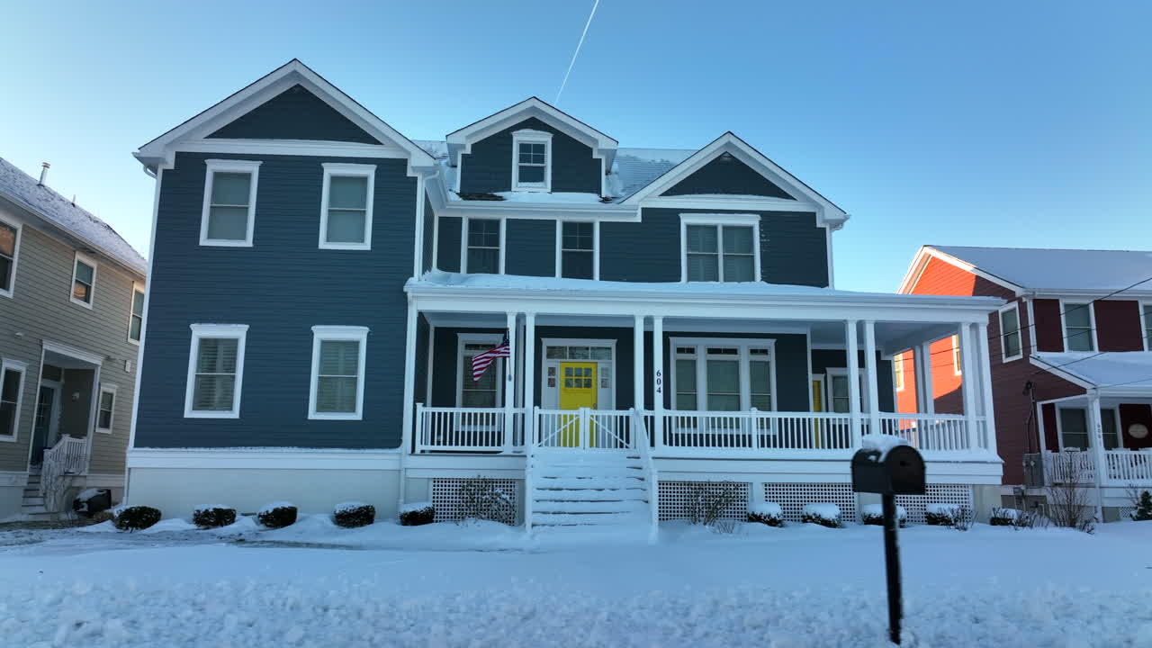 grandes casas modernas en ee.uu. nieve de invierno