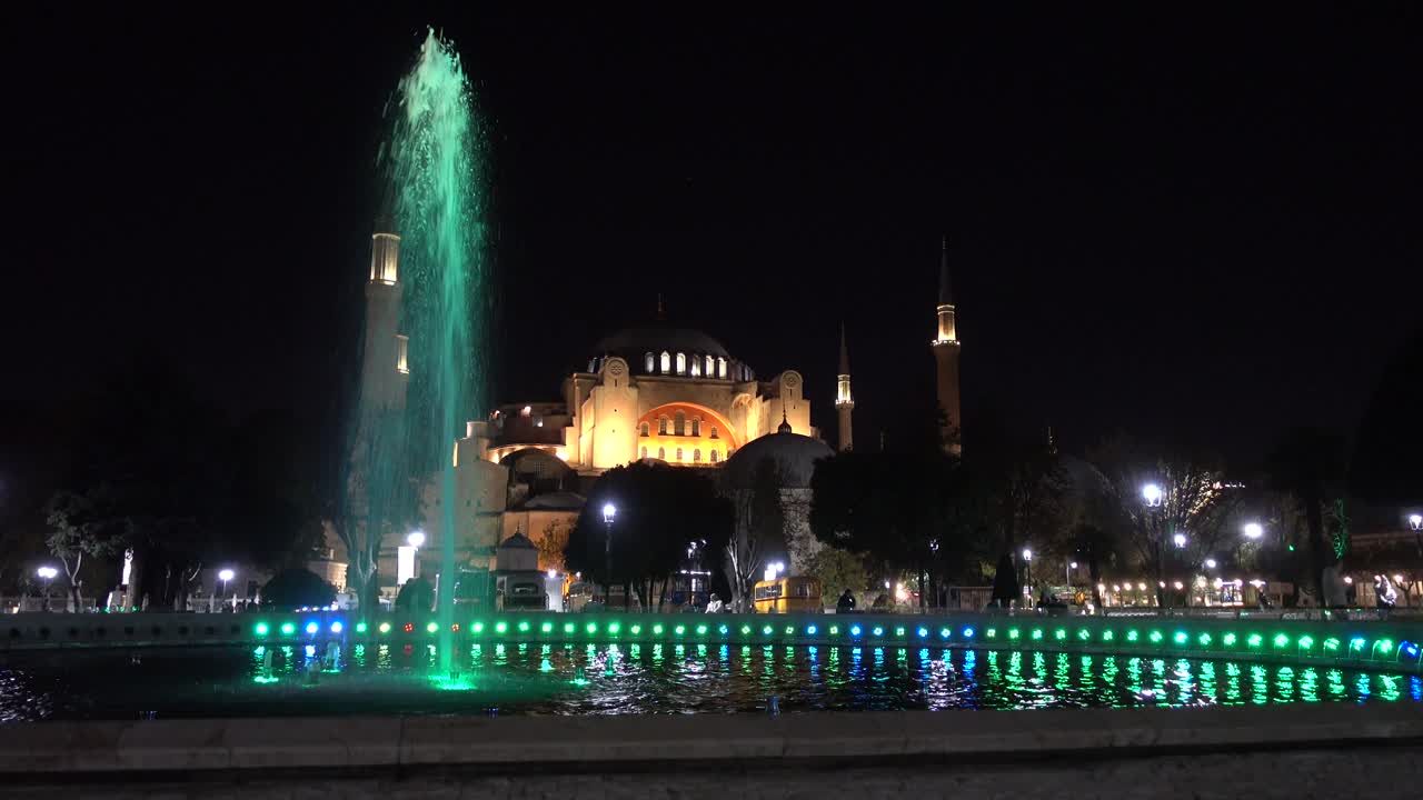 la noche de estambul, hagia sophia, el sultán ahmad, la fuente de maydan, turquía