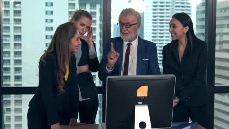 personas de negocios profesionales en la reunión del grupo.