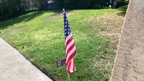 bandera americana en cámara lenta de patio