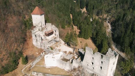 ancient ruined castle kamen overview