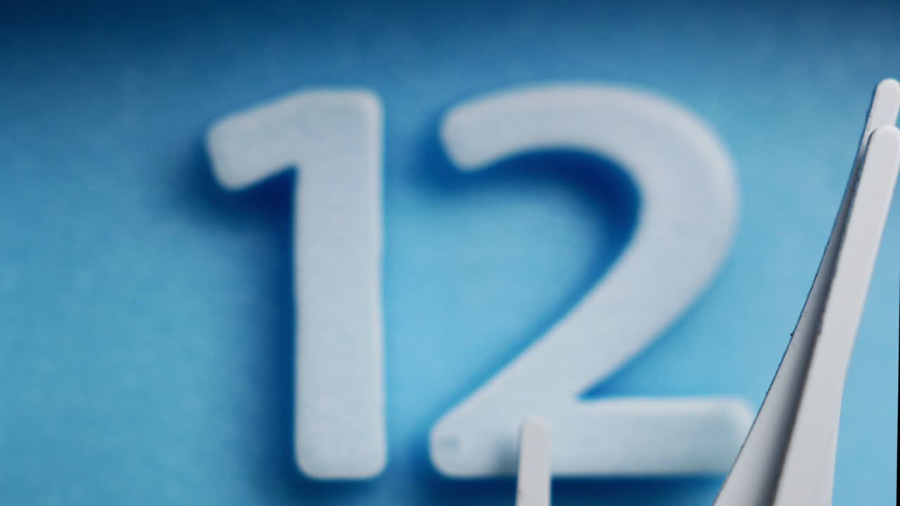 클로즈업 (close-up) - 세컨드 손의 동작