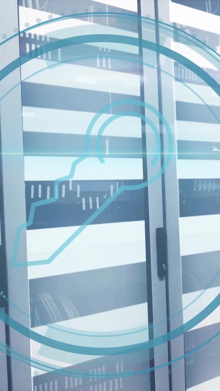 Animazione di lucchetto digitale su rack server in un ambiente data center