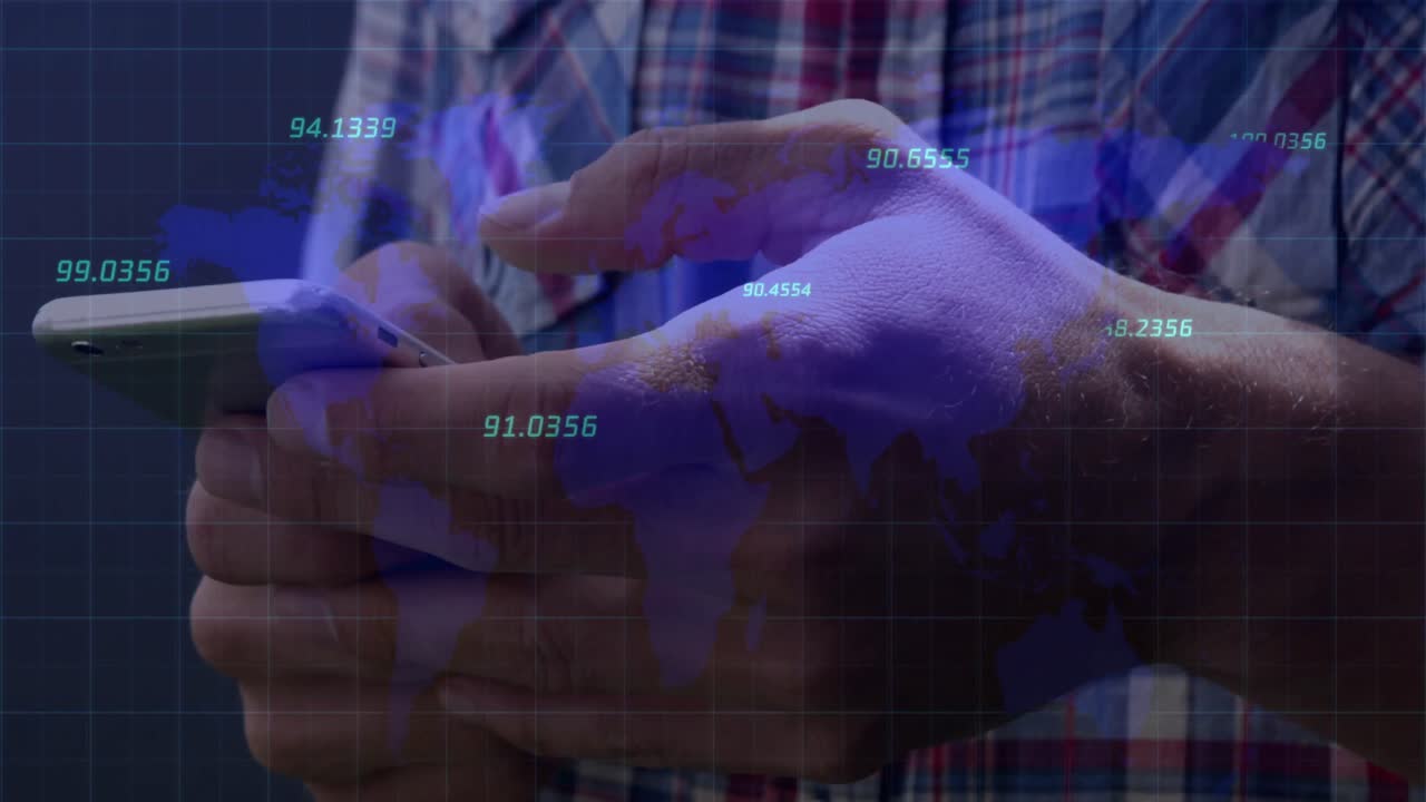 números múltiples flotando sobre el mapa del mundo contra la sección media de un hombre que usa un teléfono inteligente
