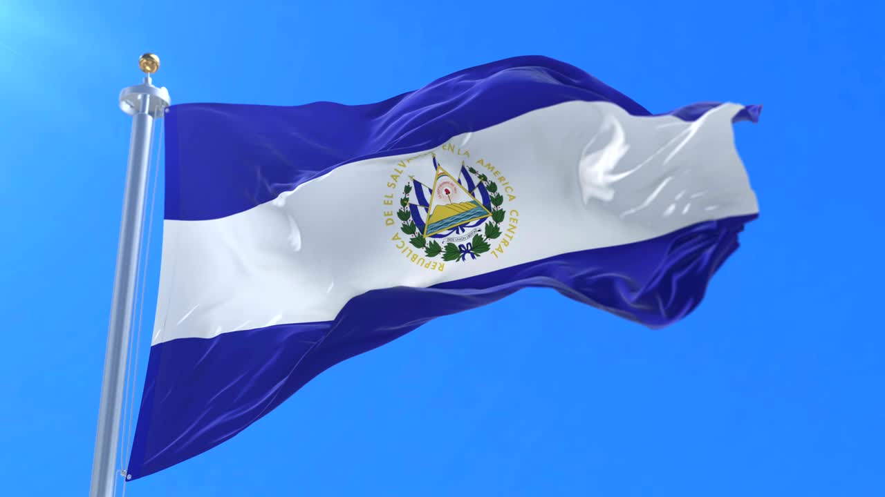 bandera de el salvador ondeando en el viento con cielo azul, bucle
