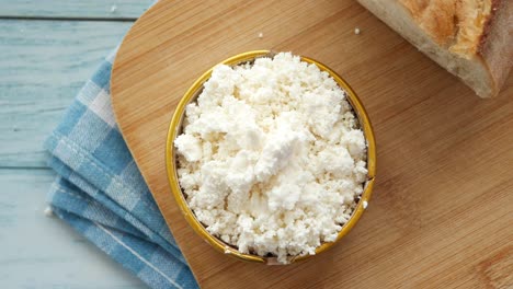 cottage cheese and bread