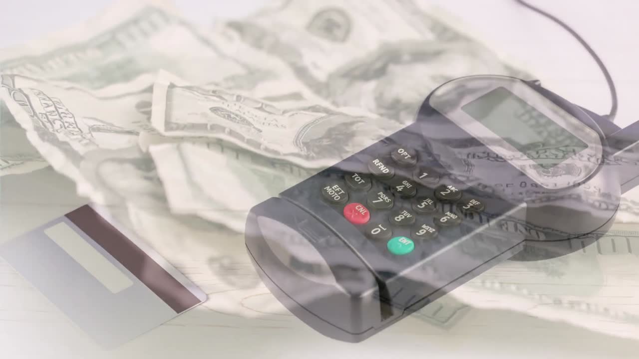 animación de billetes de dólar que caen sobre el terminal de pago
