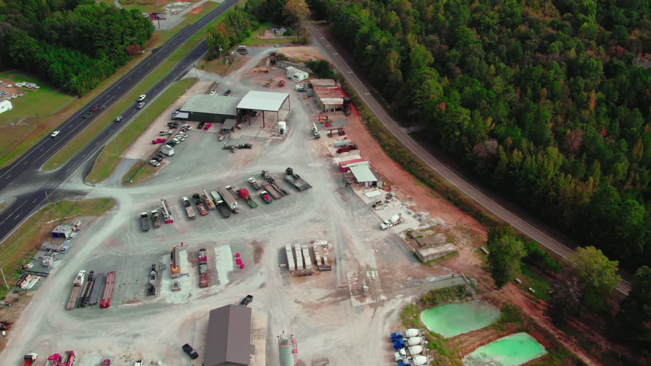 suministrador de la mezcla de hormigón lista_ disparo aéreo