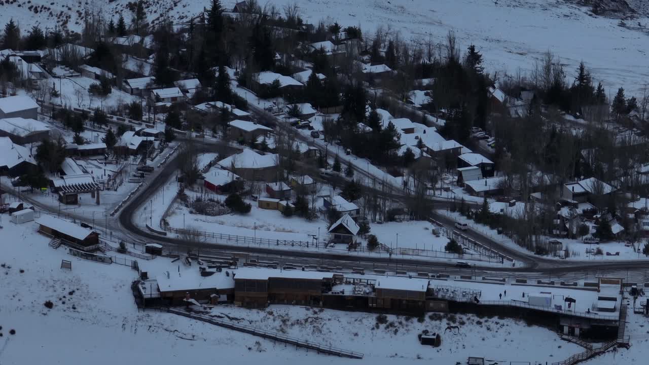 칠레 의 파 ⁇ 로네스 에 있는 작은 산  ⁇  지역 사회 의 공중 사진